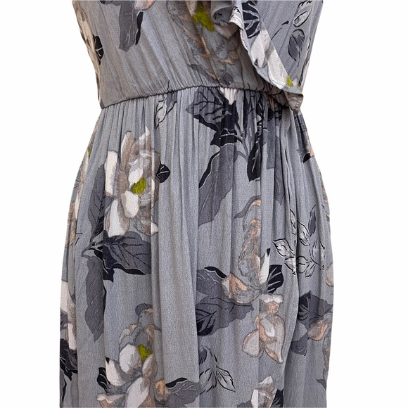 ASTR Grey Dress Floral High Low Multi Gray Size Small - Picture 6 of 13